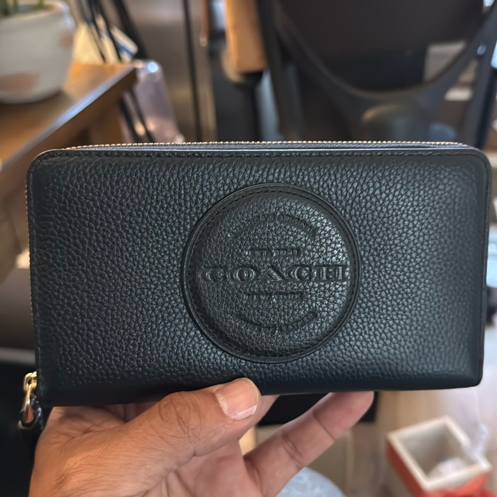 Soft leather Coach woman’s wallet